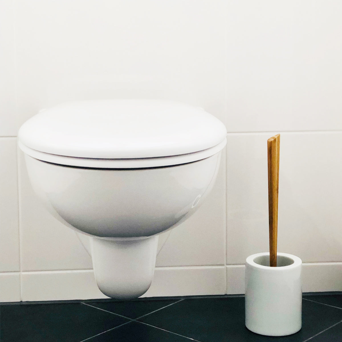 Sparset: Toilettenbürste WOODLINE Keramik schwarz + Toilettenpapier